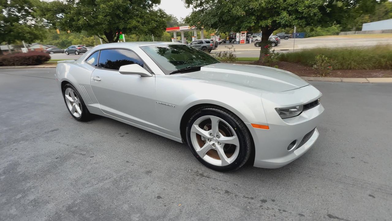 2015 Chevrolet Camaro 1LT photo 2