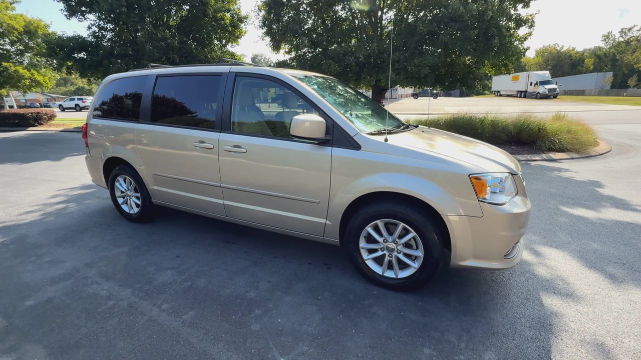 2015 Dodge Grand Caravan SXT photo 2