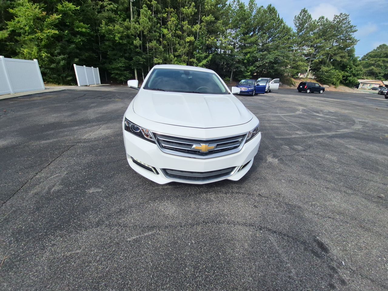 2018 Chevrolet Impala 1LT photo 2