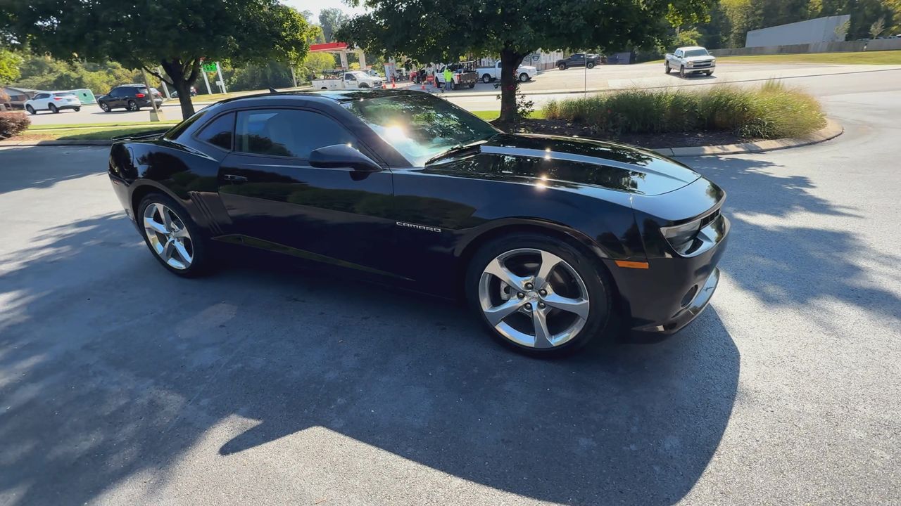 2014 Chevrolet Camaro 2LT photo 2