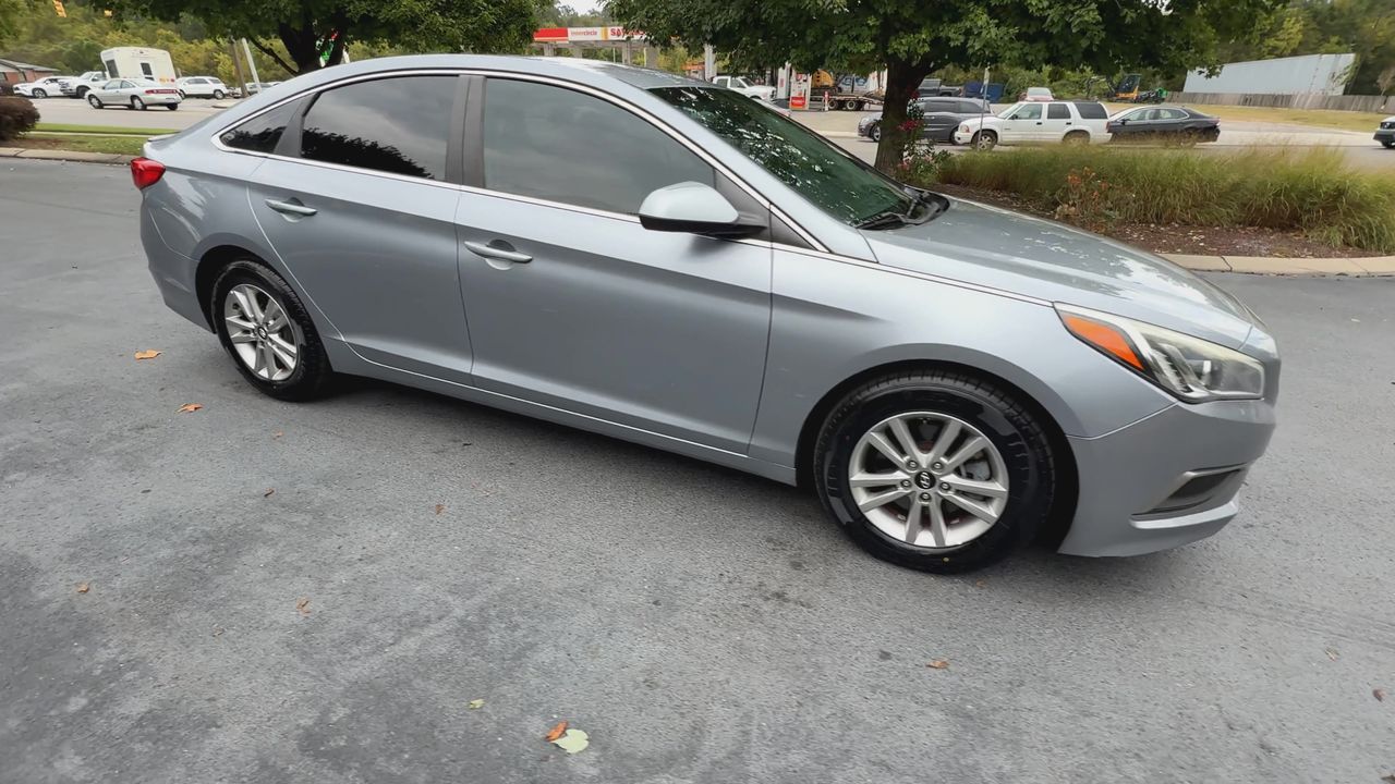 2016 Hyundai Sonata SE photo 2