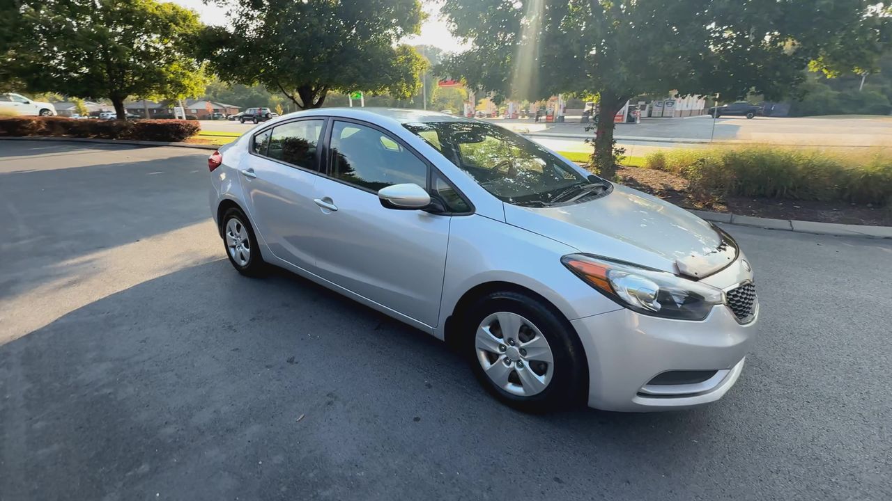 2016 Kia Forte LX photo 2