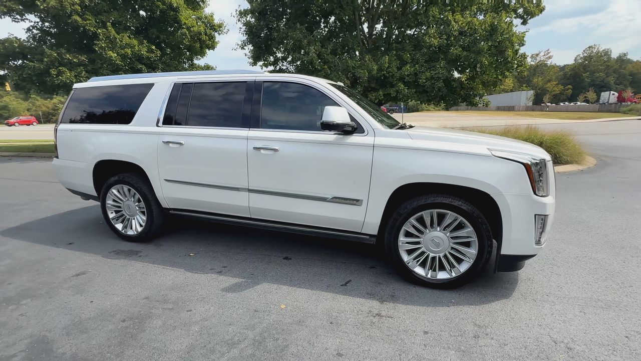 2016 Cadillac Escalade ESV Platinum photo 2