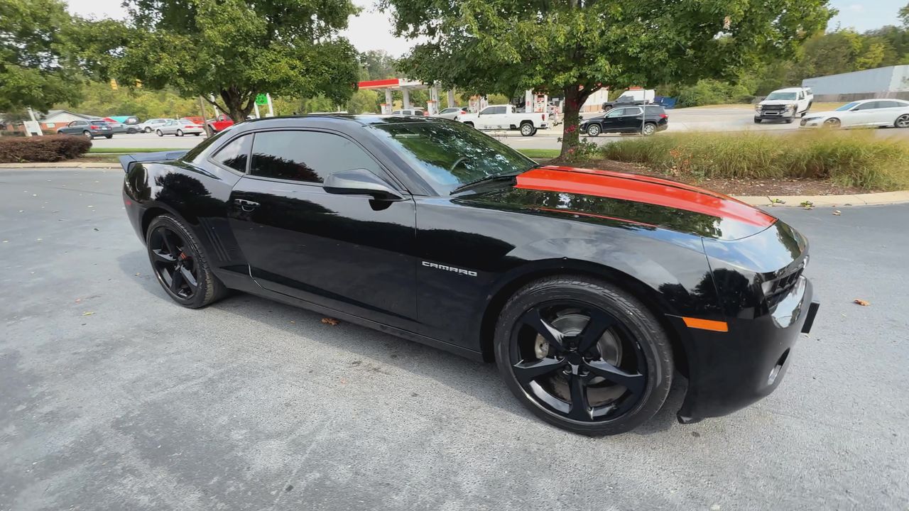 2013 Chevrolet Camaro 2LT photo 2