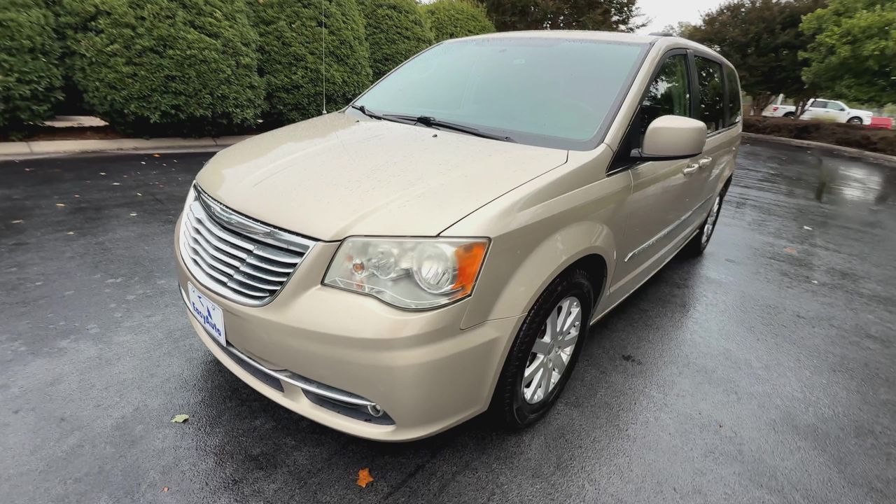 2015 Chrysler Town & Country Touring photo 4