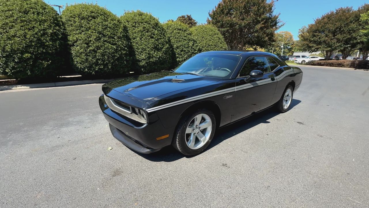 2013 Dodge Challenger SXT photo 4