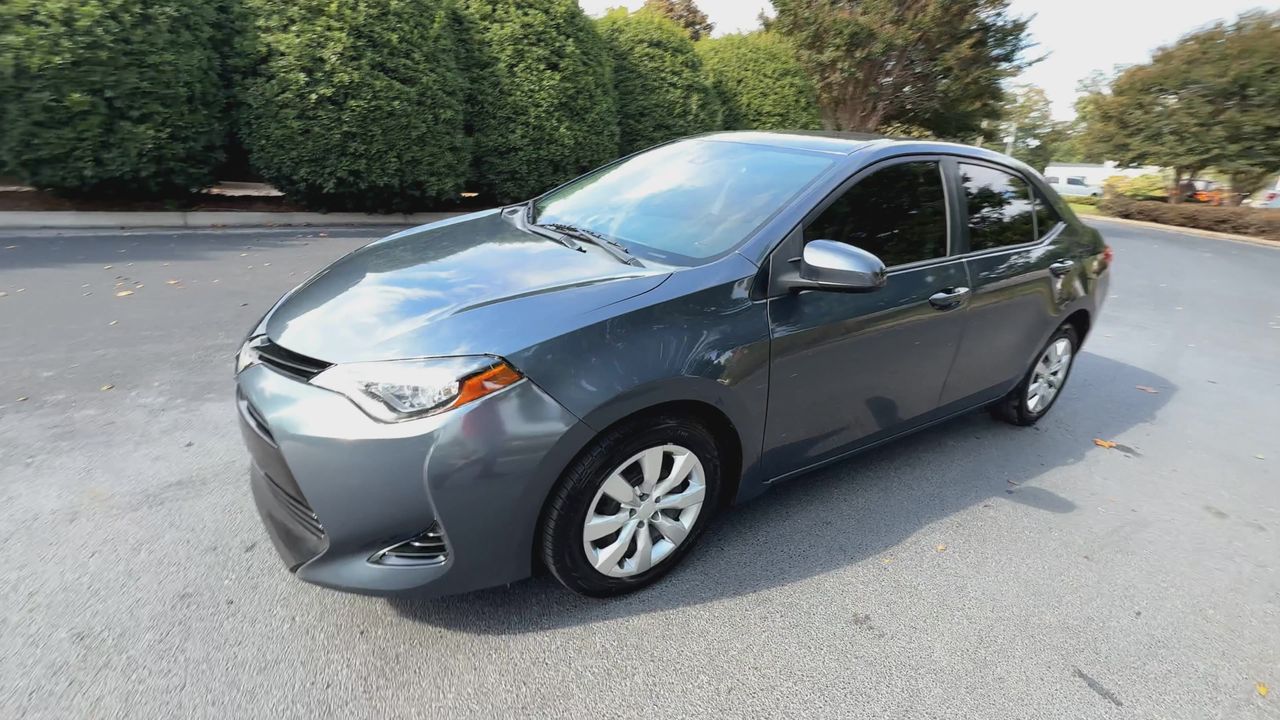 2019 Toyota Corolla LE photo 4