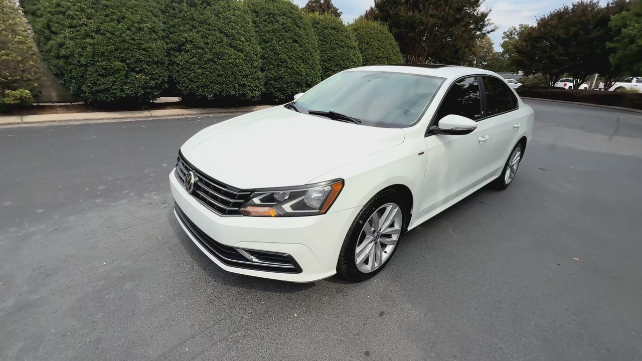 2019 Volkswagen Passat 2.0T Wolfsburg Edition photo 4