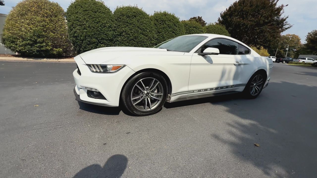 2016 Ford Mustang EcoBoost photo 4
