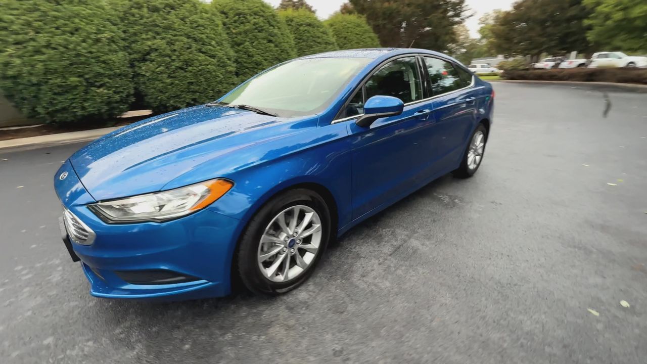 2017 Ford Fusion SE photo 3