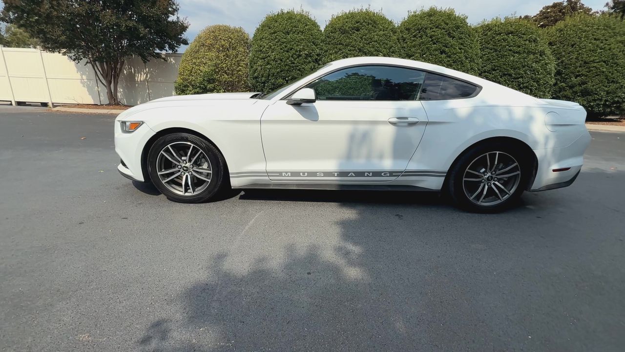 2016 Ford Mustang EcoBoost photo 5