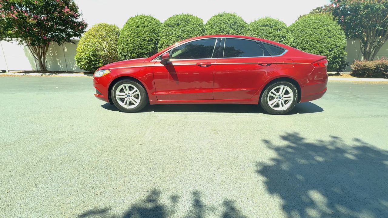 2018 Ford Fusion SE photo 3