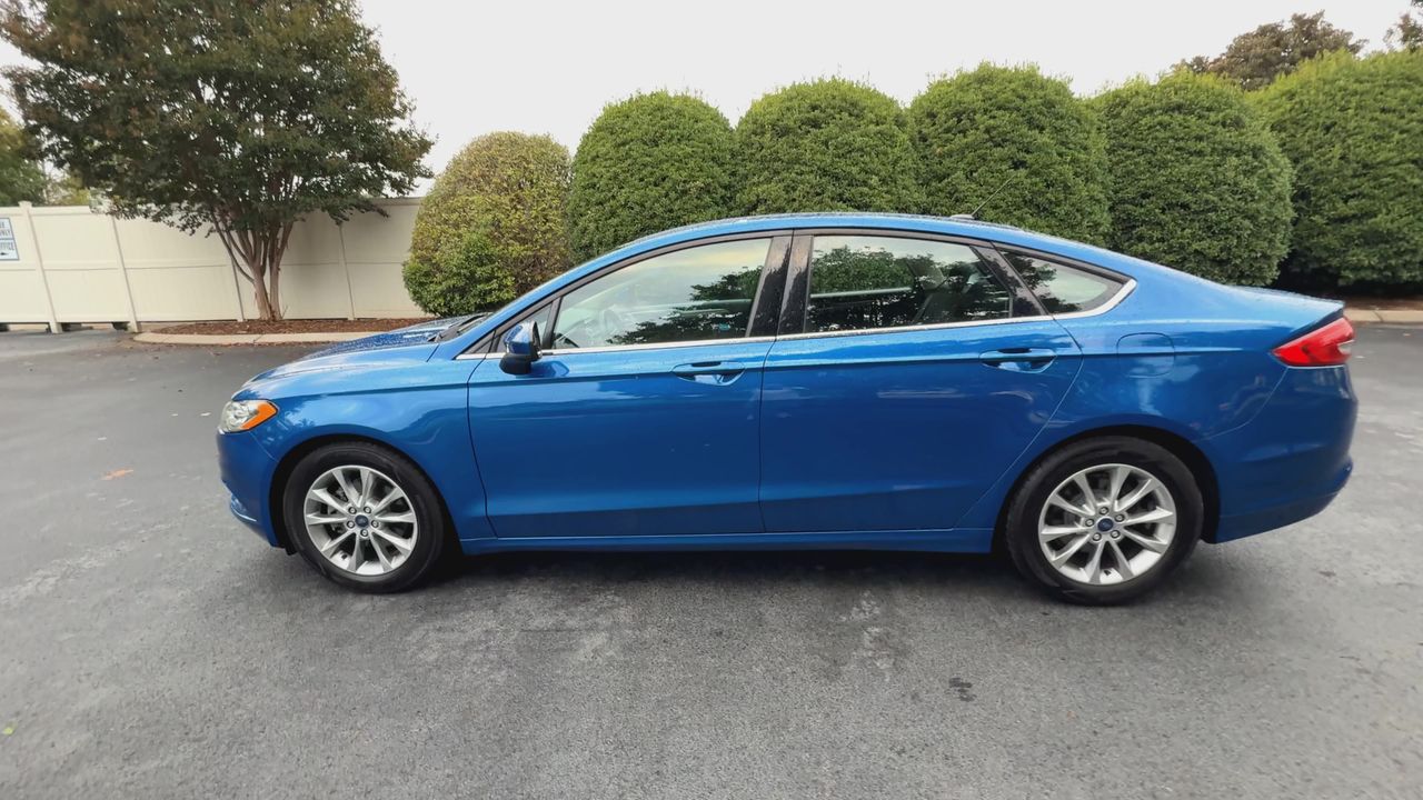2017 Ford Fusion SE photo 4