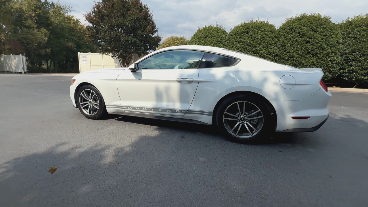 2016 Ford Mustang EcoBoost photo 6
