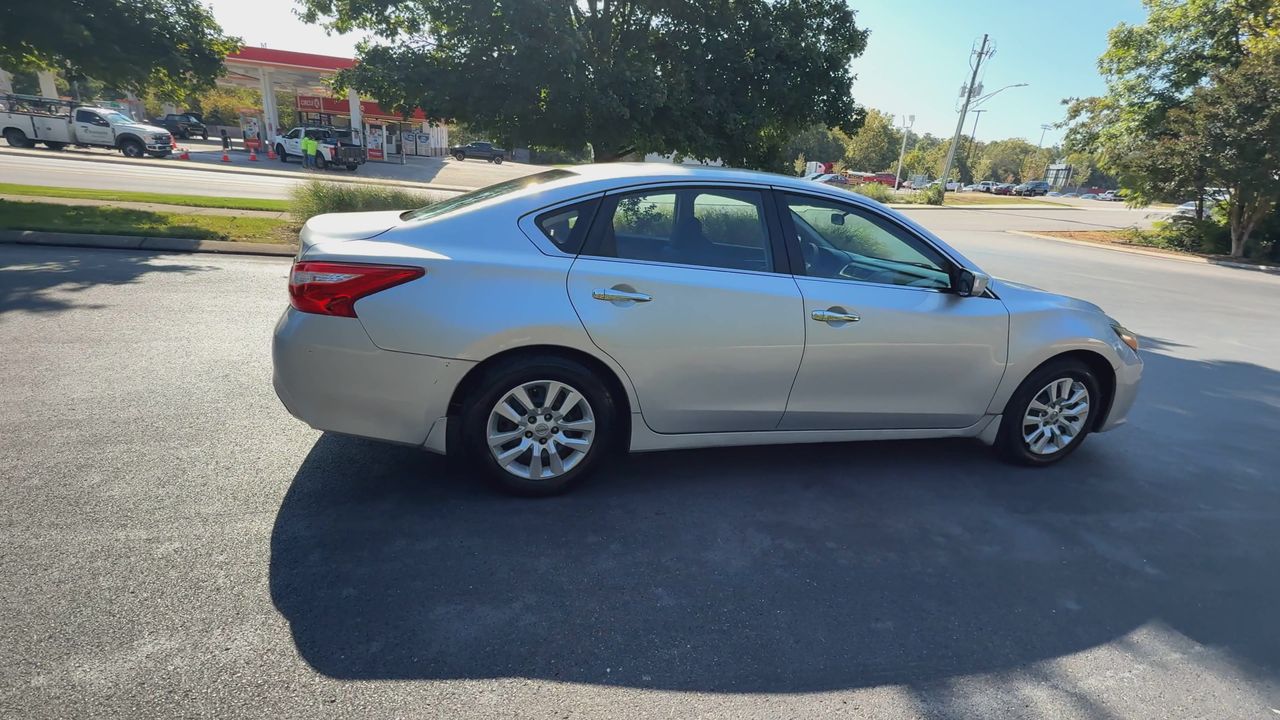 2016 Nissan Altima 2.5 S photo 9