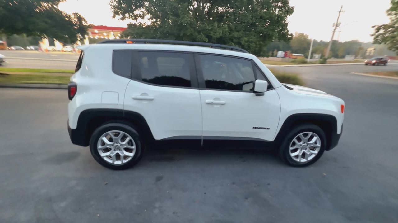2018 Jeep Renegade Latitude North Edition photo 9