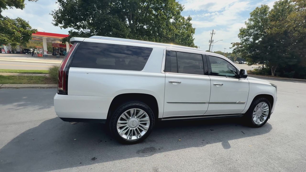 2016 Cadillac Escalade ESV Platinum photo 9