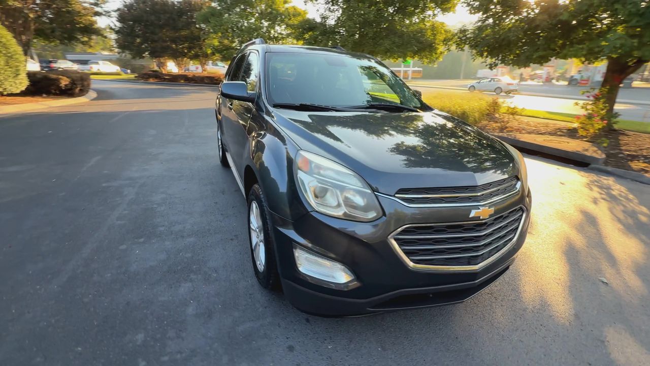2017 Chevrolet Equinox LT photo 3