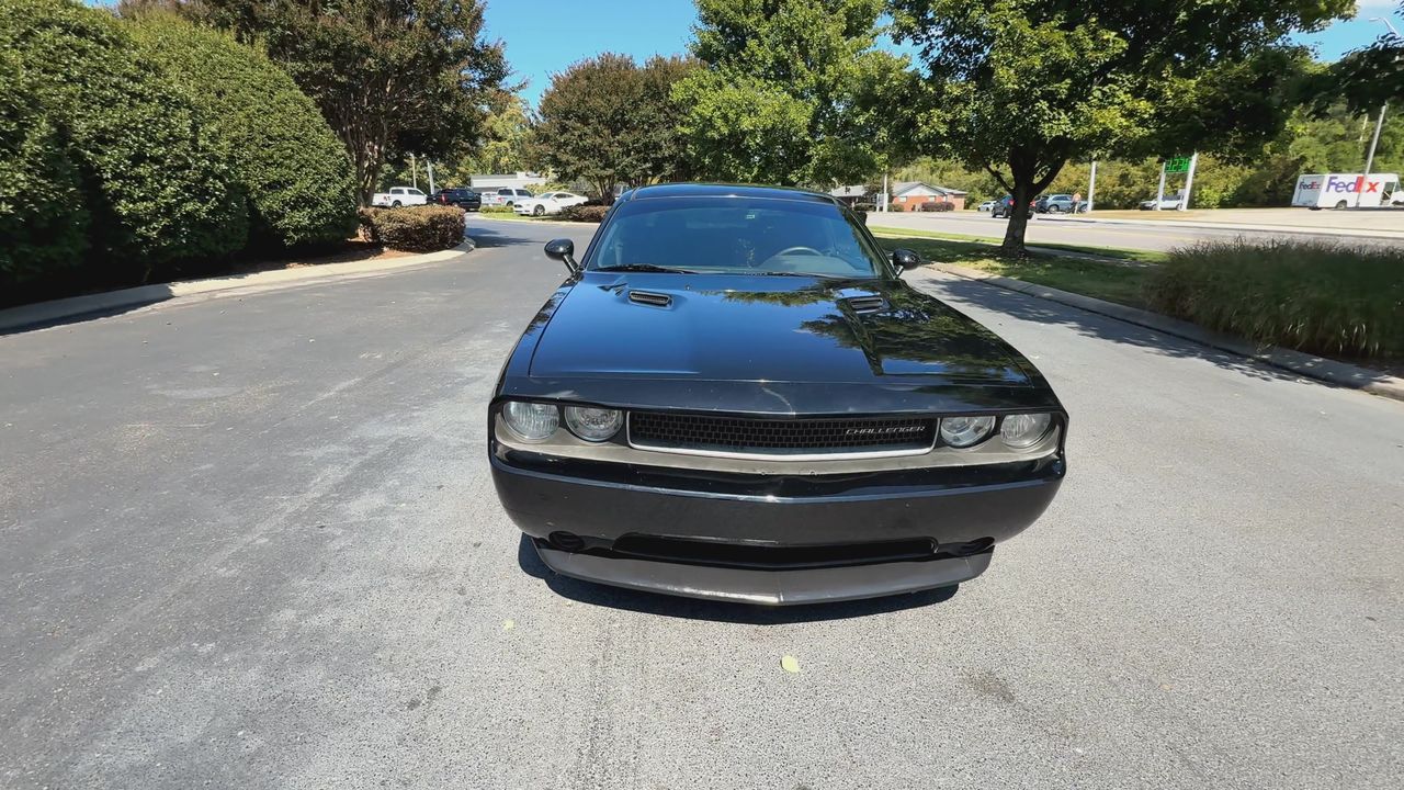 2013 Dodge Challenger SXT photo 3