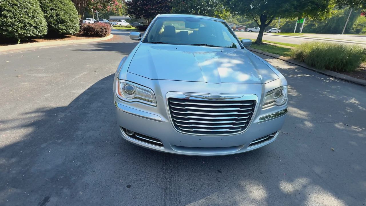 2013 Chrysler 300 Base photo 3
