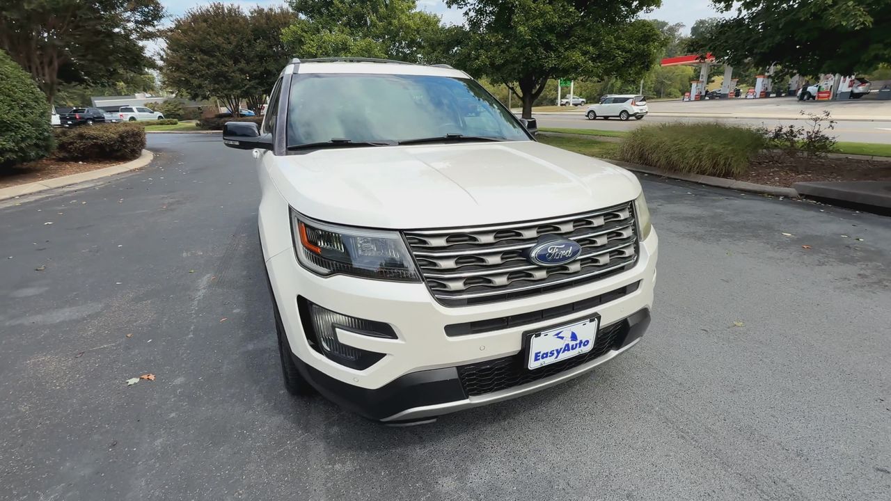 2016 Ford Explorer XLT photo 3