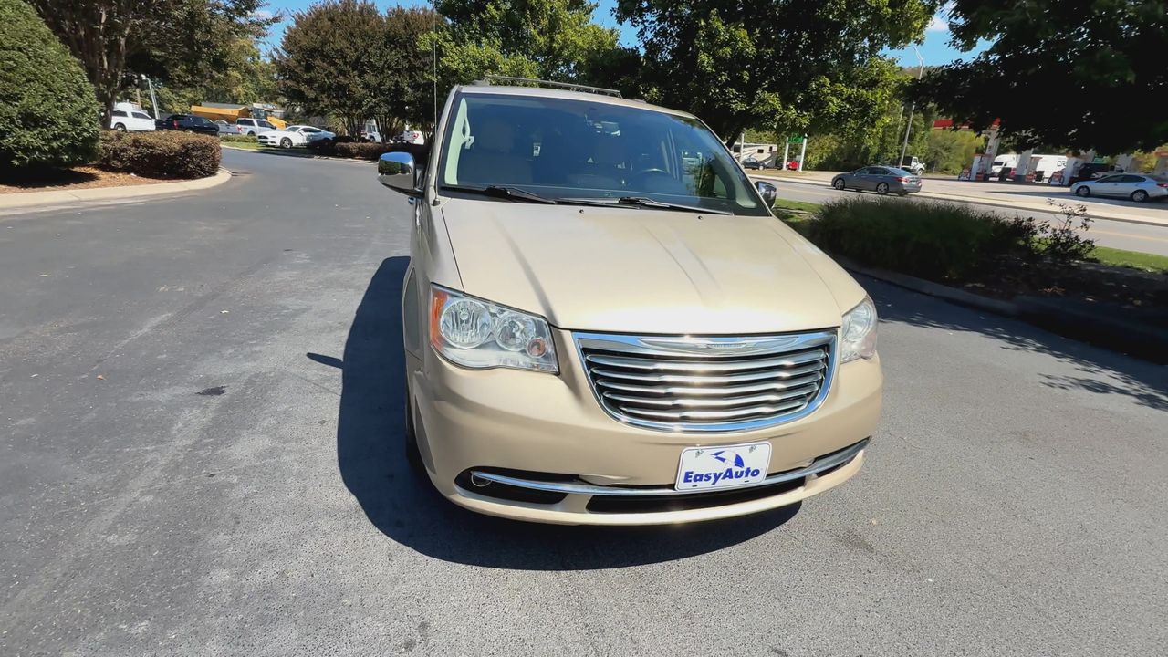 2015 Chrysler Town & Country photo 3