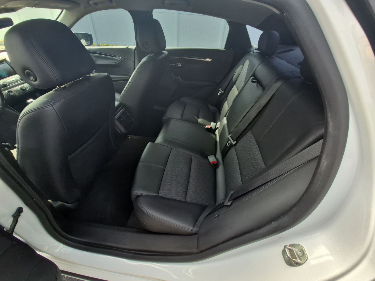 2018 Chevrolet Impala 1LT photo 18