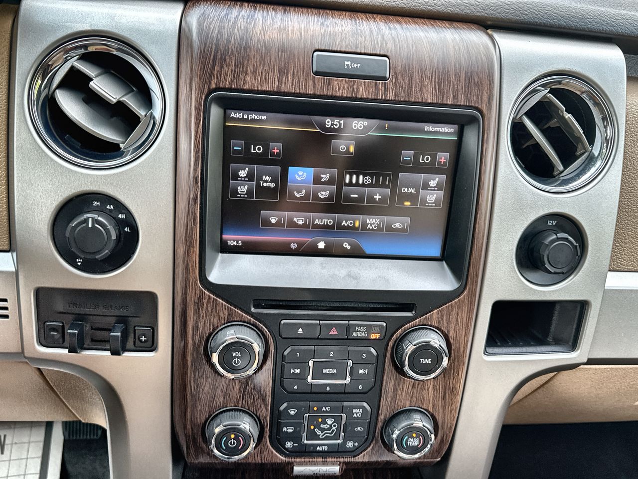 2014 Ford F-150 Lariat photo 19