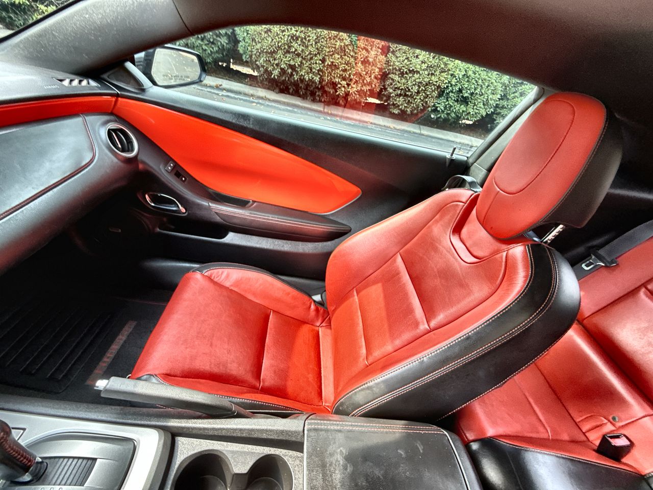 2013 Chevrolet Camaro 2LT photo 18