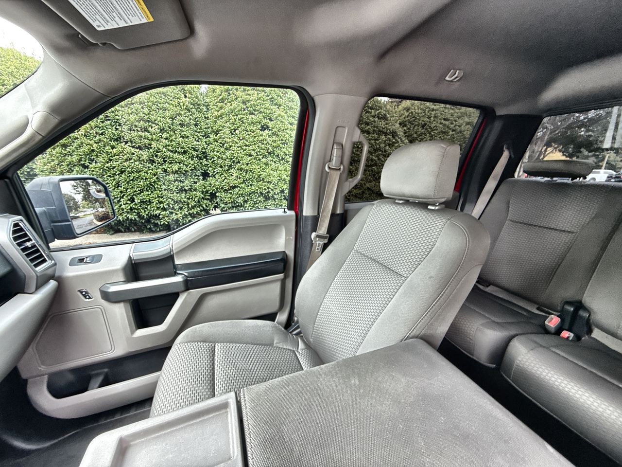 2016 Ford F-150 XLT photo 19