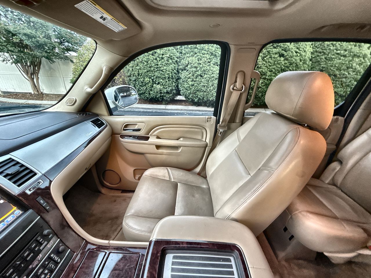 2014 Cadillac Escalade ESV Luxury photo 21
