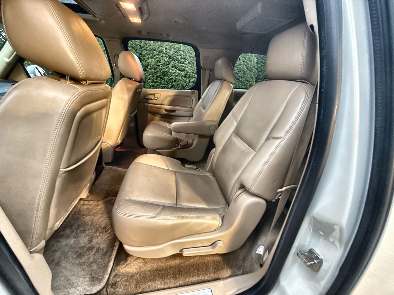2014 Cadillac Escalade ESV Luxury photo 22
