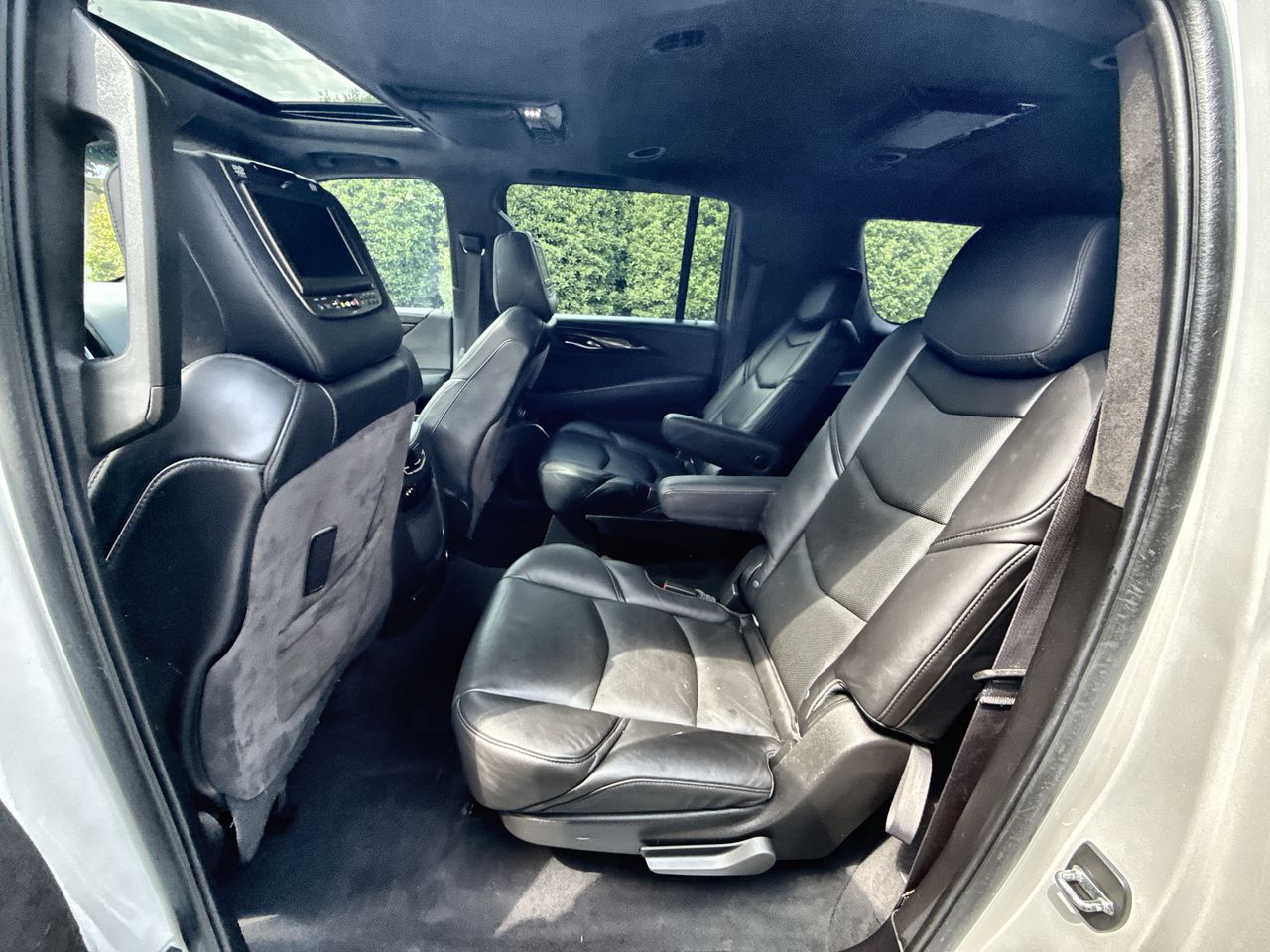 2016 Cadillac Escalade ESV Platinum photo 21