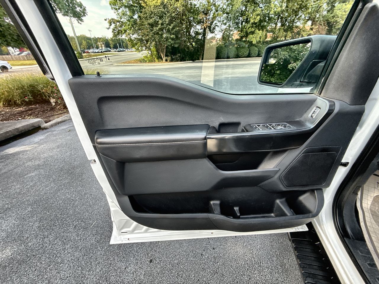 2022 Ford F-150 XL photo 11