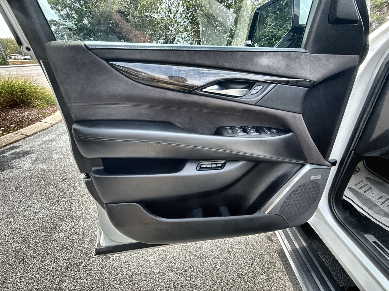 2016 Cadillac Escalade ESV Platinum photo 12