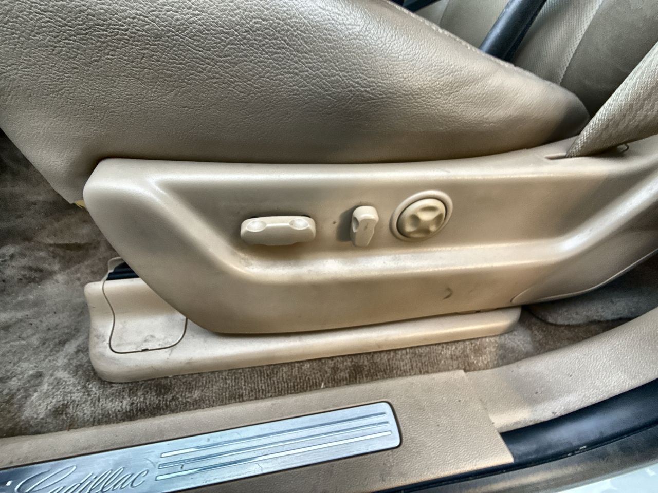 2014 Cadillac Escalade ESV Luxury photo 13