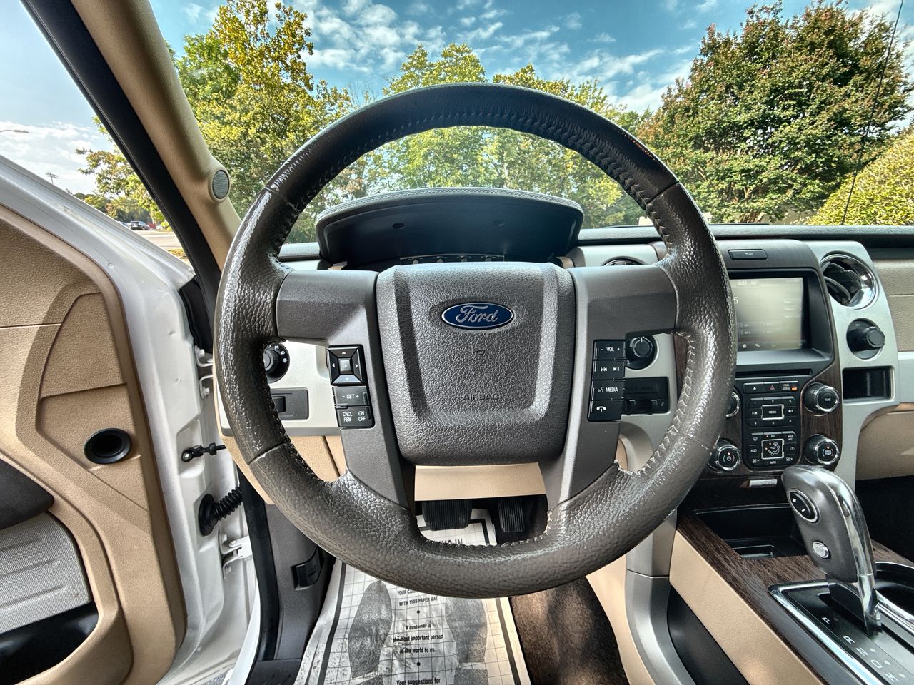2014 Ford F-150 Lariat photo 15