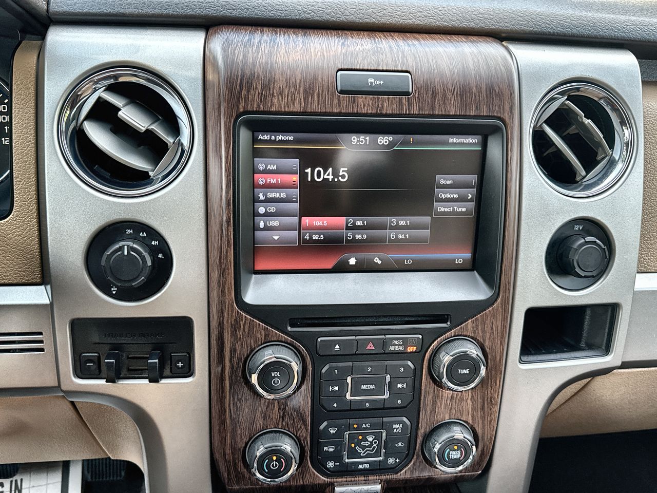 2014 Ford F-150 Lariat photo 17
