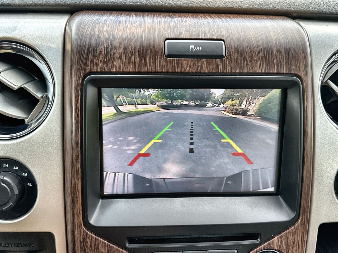 2014 Ford F-150 Lariat photo 18
