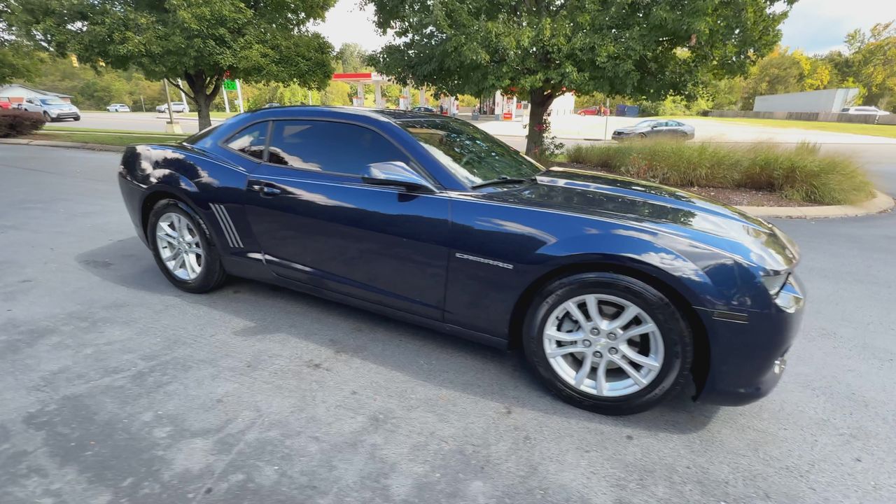 2015 Chevrolet Camaro photo 2