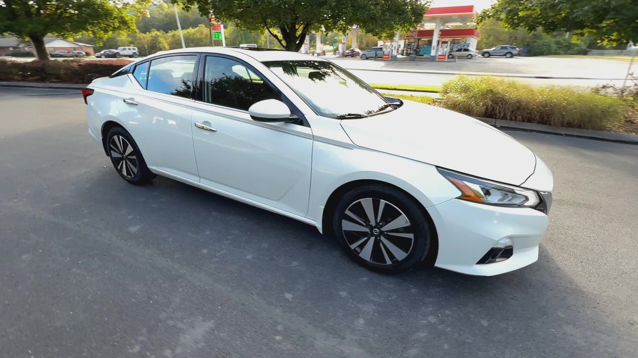 2019 Nissan Altima 2.5 SV photo 2