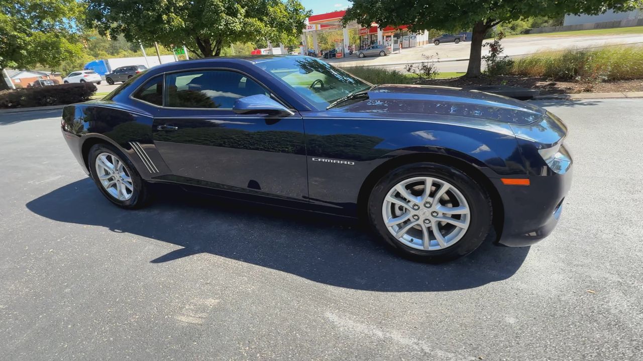 2015 Chevrolet Camaro 1LT photo 2