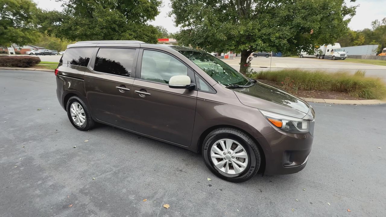 2016 Kia Sedona LX photo 2