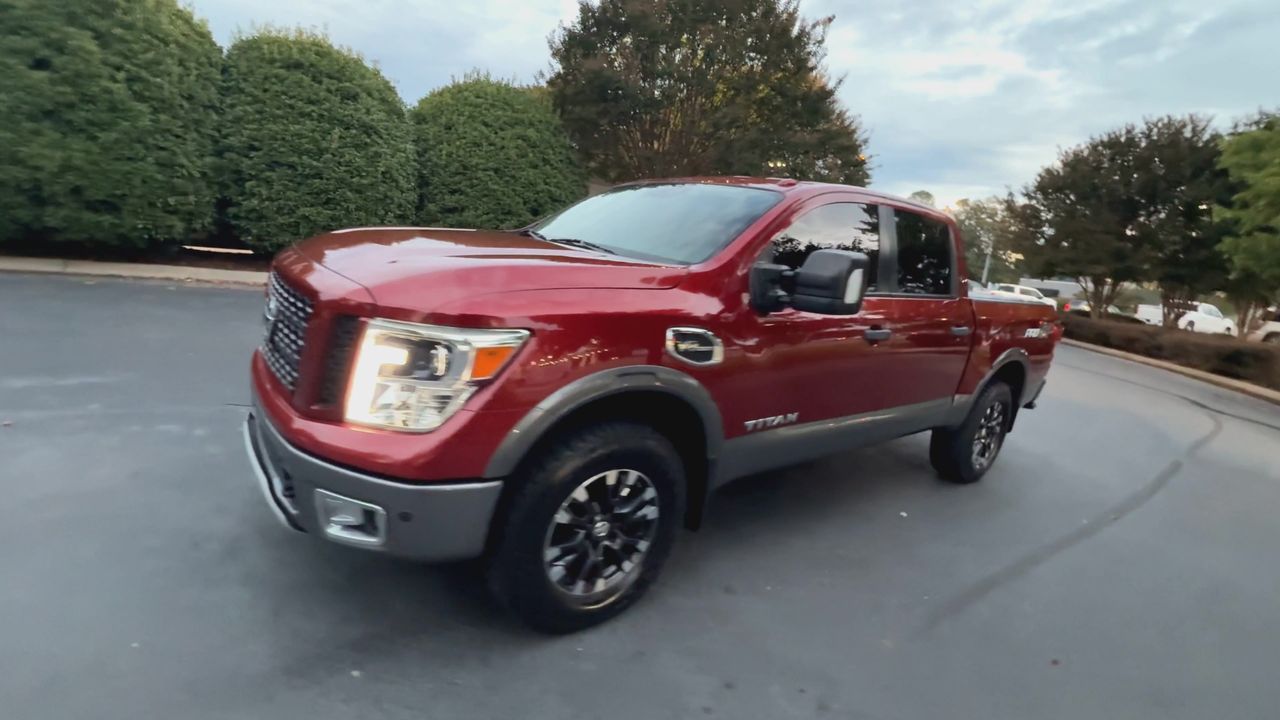 2017 Nissan Titan PRO-4X photo 4