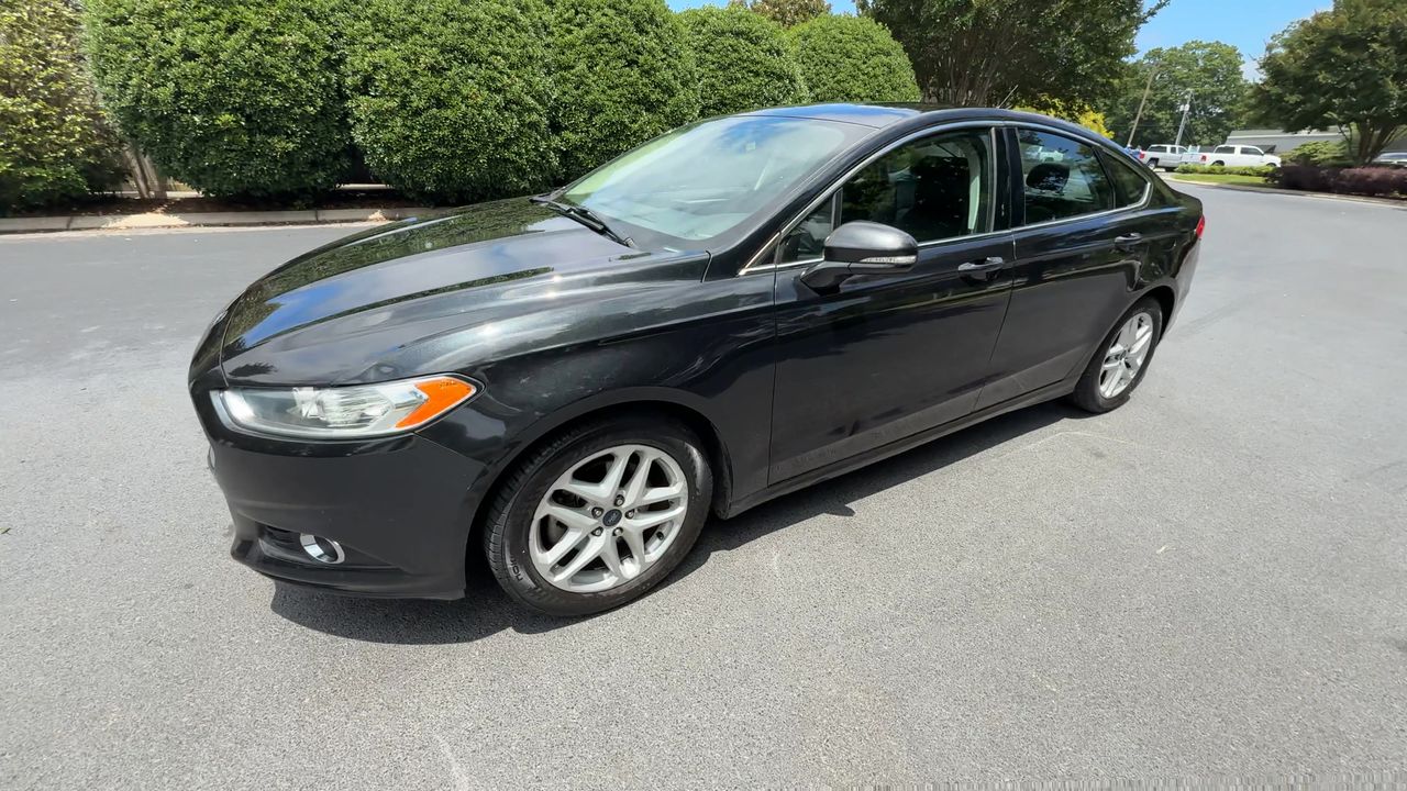 2015 Ford Fusion SE photo 3