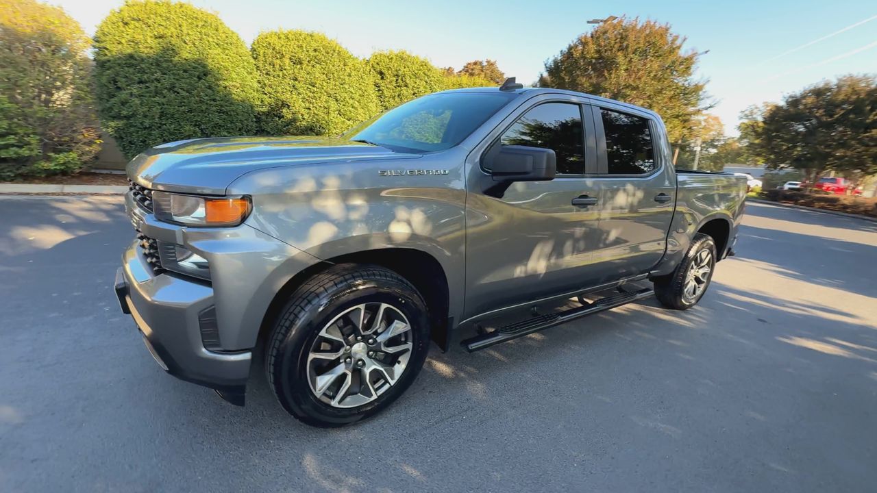 2021 Chevrolet Silverado Custom photo 4