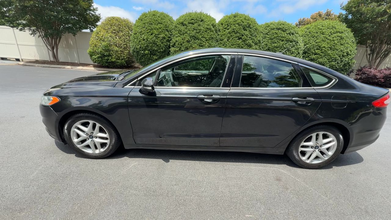 2015 Ford Fusion SE photo 4