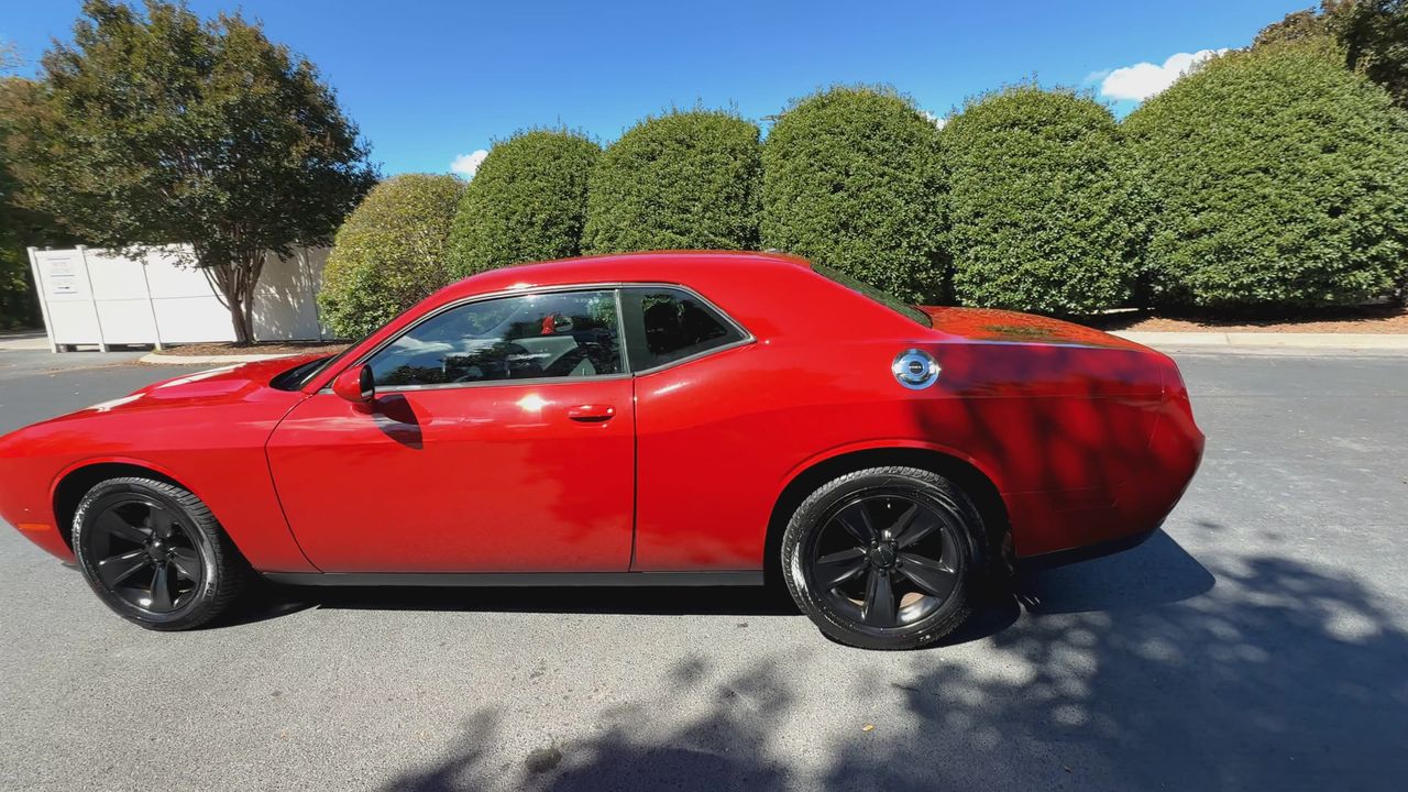 2015 Dodge Challenger SXT photo 6