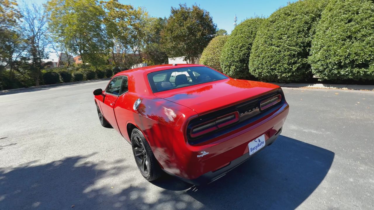 2015 Dodge Challenger SXT photo 7
