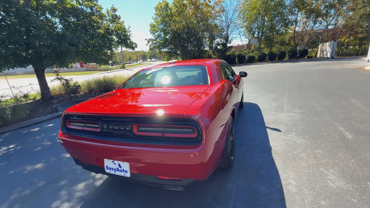 2015 Dodge Challenger SXT photo 8